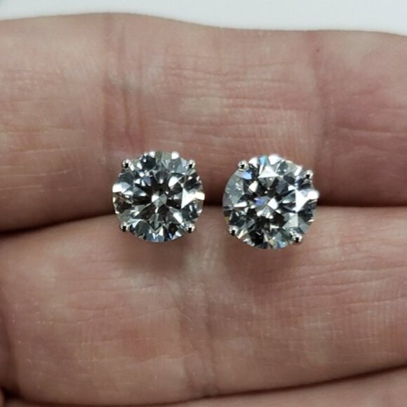 18Kt Gold 5 Ct Lab Grown Diamond Studs Earrings - Picture 1 of 5